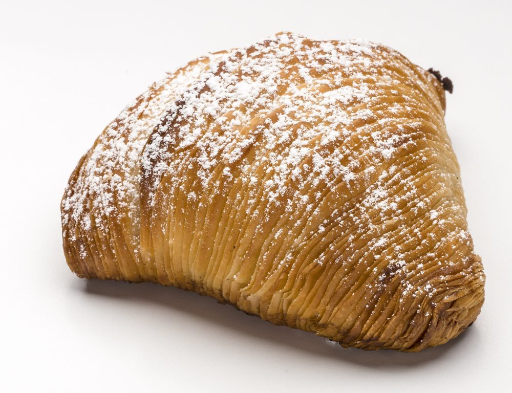 La sfogliatella riccia della Pasticceria Di Costanzo