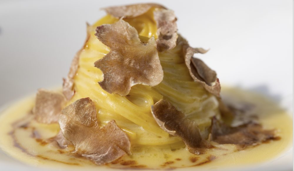 Tagliolini all'uovo con il tartufo bianco