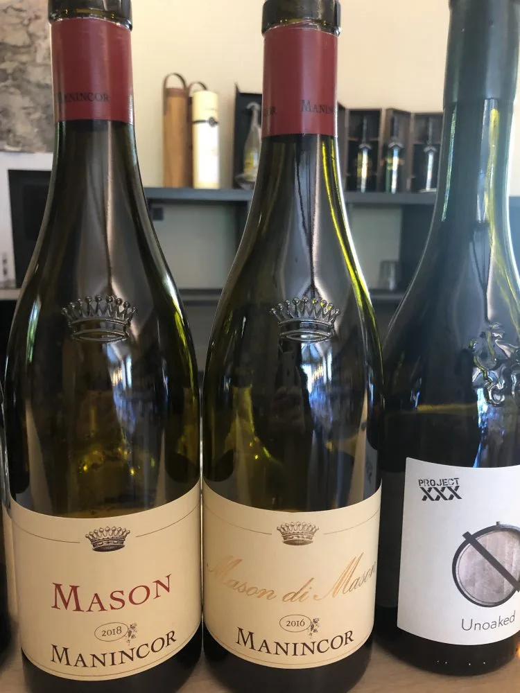 i vini Manincor e Unoaked Project XXX Kaltern