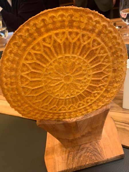 Ristorante Tre Olivi, ferratella, servita con il pane