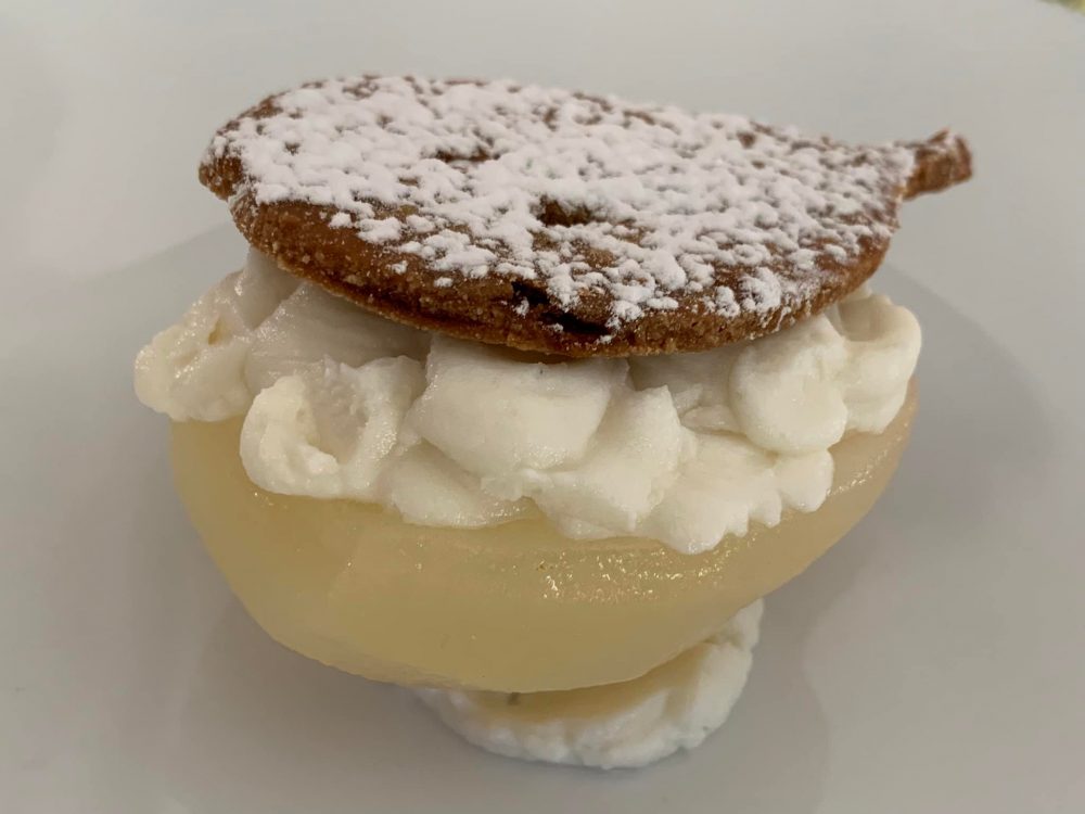 Mon Bistrot a Pontecagnano, dessert di pera e ricotta