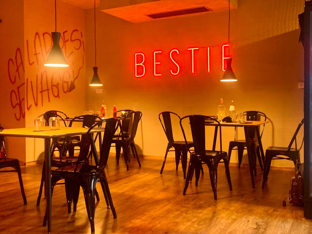 BESTIE- interno