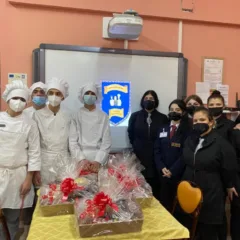 Gli alunnidi sala e cucina dell' Istituto Alberghiero Antonio Sacco