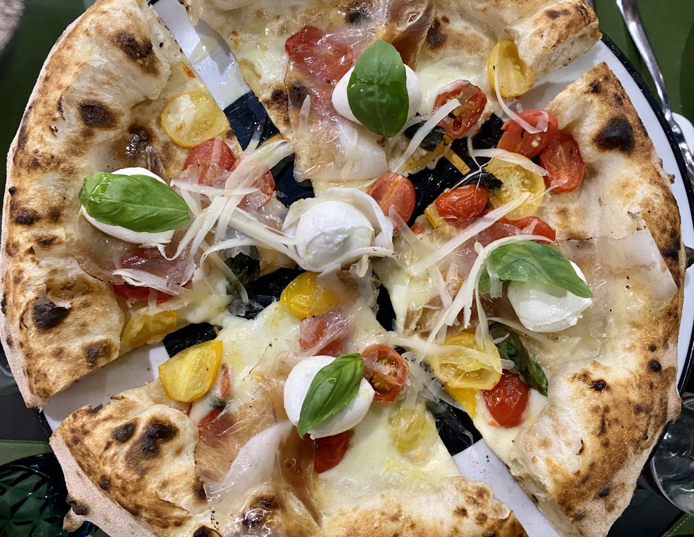 La Vita e' Bella Pizzeria Gourmet -Pizza La Vita e' bella