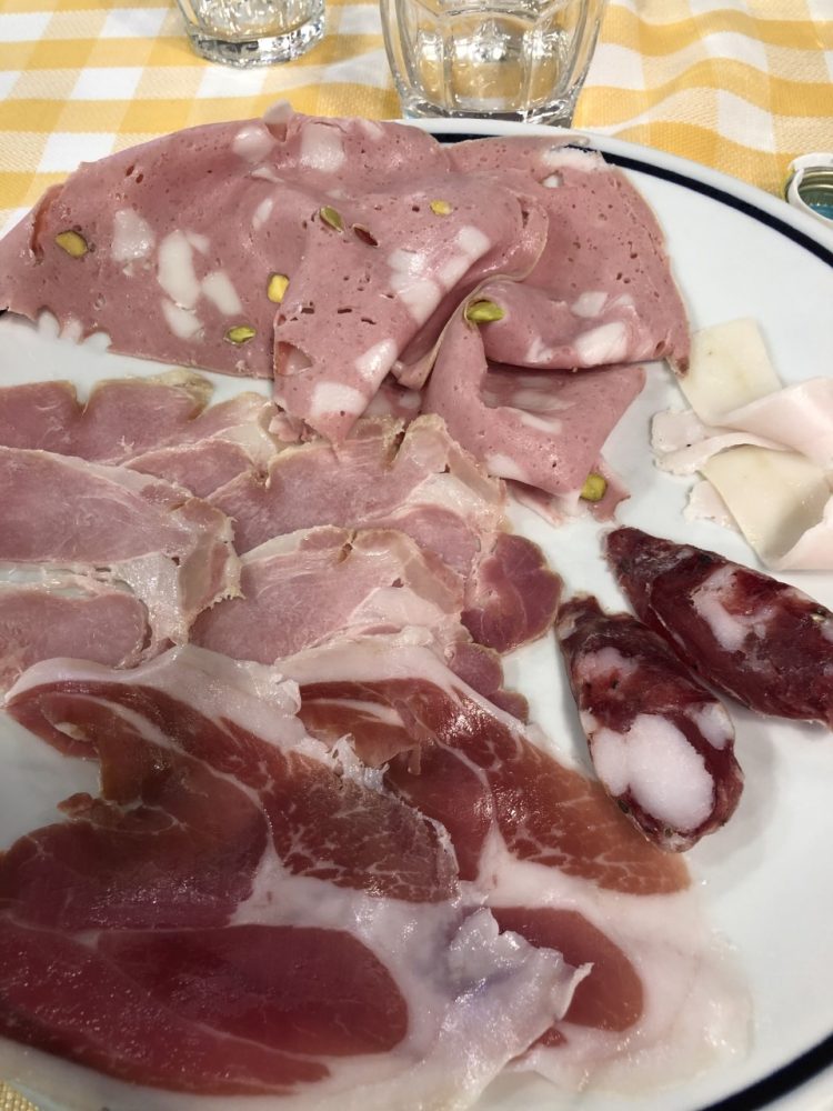 Osteria del maiale nero - salumi di nero