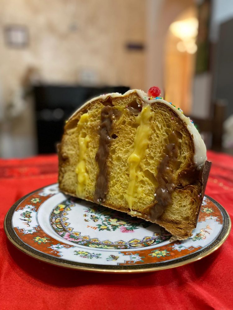 Pasticceria La Ruota - panettone aperto