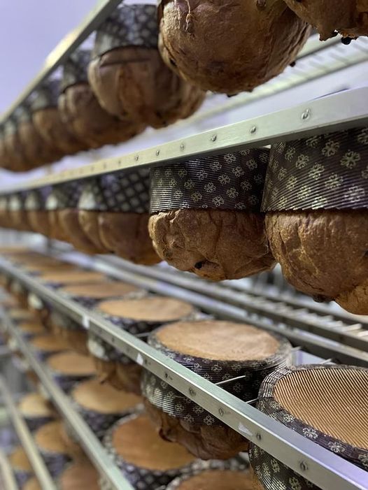 Pasticceria Vincenzo Faiella - panettoni a testa in giu