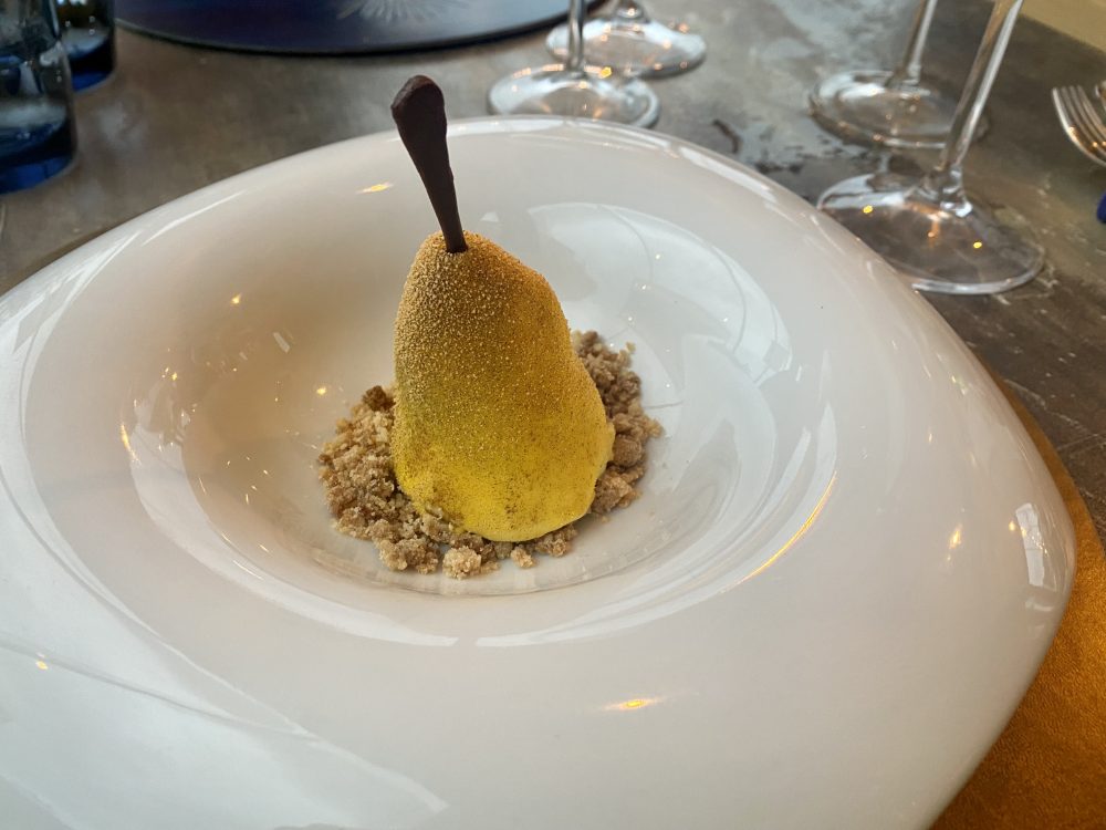 l’Innesto di pera e mandarino con mousse bianca alla vaniglia - Riccio Restaurant