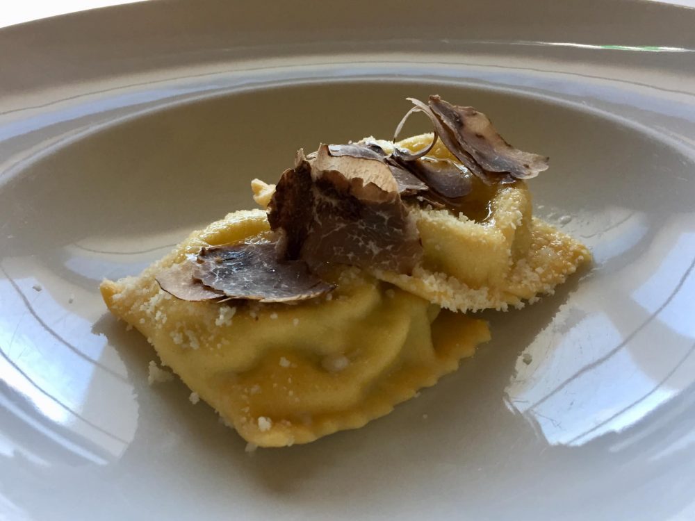 Oasis a Vallesaccarda, ravioli di burrata con tartufo irpino