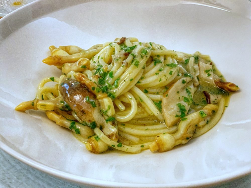 spaghetto ai funghi porcini e cannolicchi sgusciati, De Gustibus Palmijpg