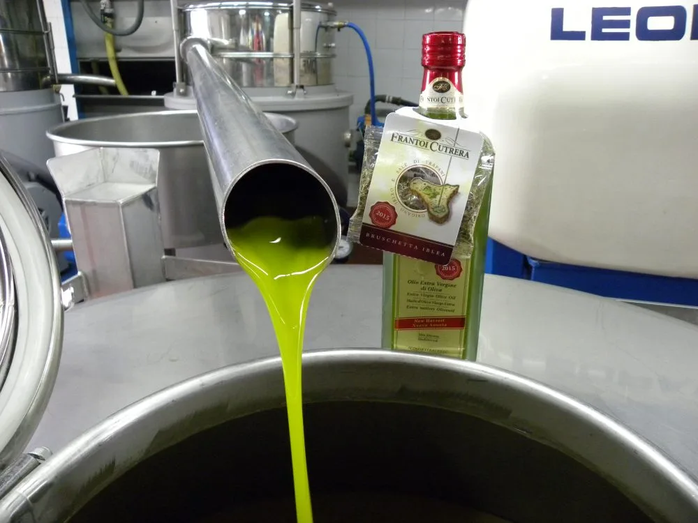 Frantoi Cutrera - olio appena franto