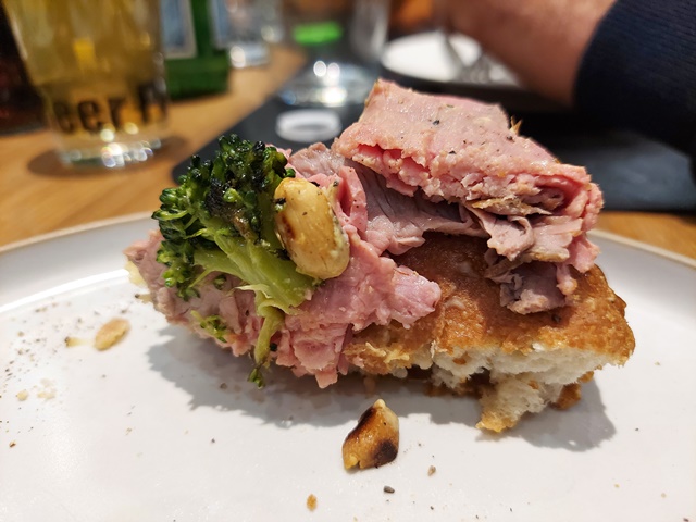 L'antifocaccia Roast Beef