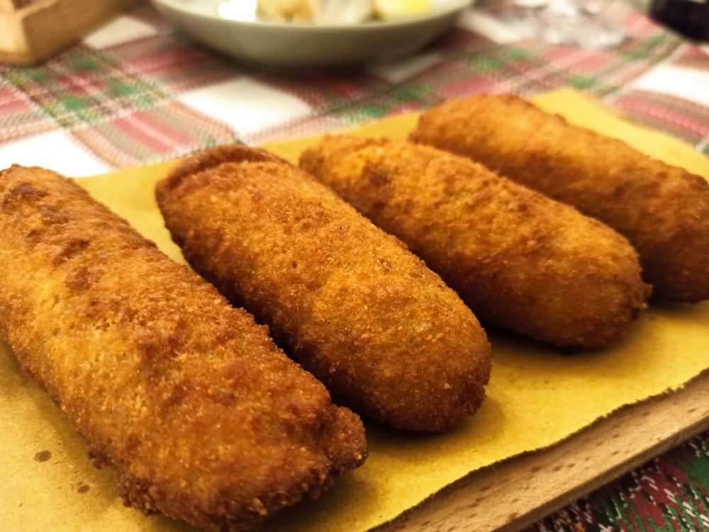 Osteria Baccaleria NIKILA -I Crocche' di patate con Baccala', Bieta e Caciocavallo di Castefranco in Miscano