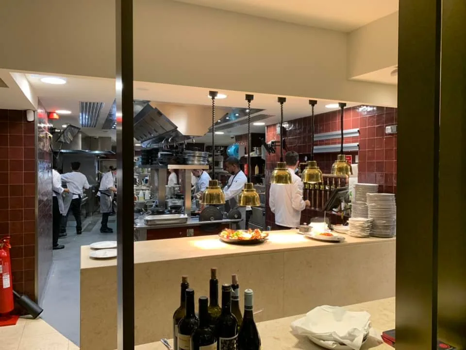 Solar dos Presuntos, la cucina a vista nella prima sala