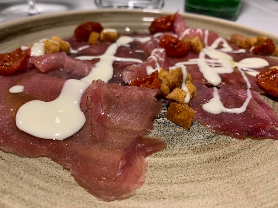 Bistrot di Pescheria - Carpaccio di tonno con pomodorino semidry e crema di gorgonzola