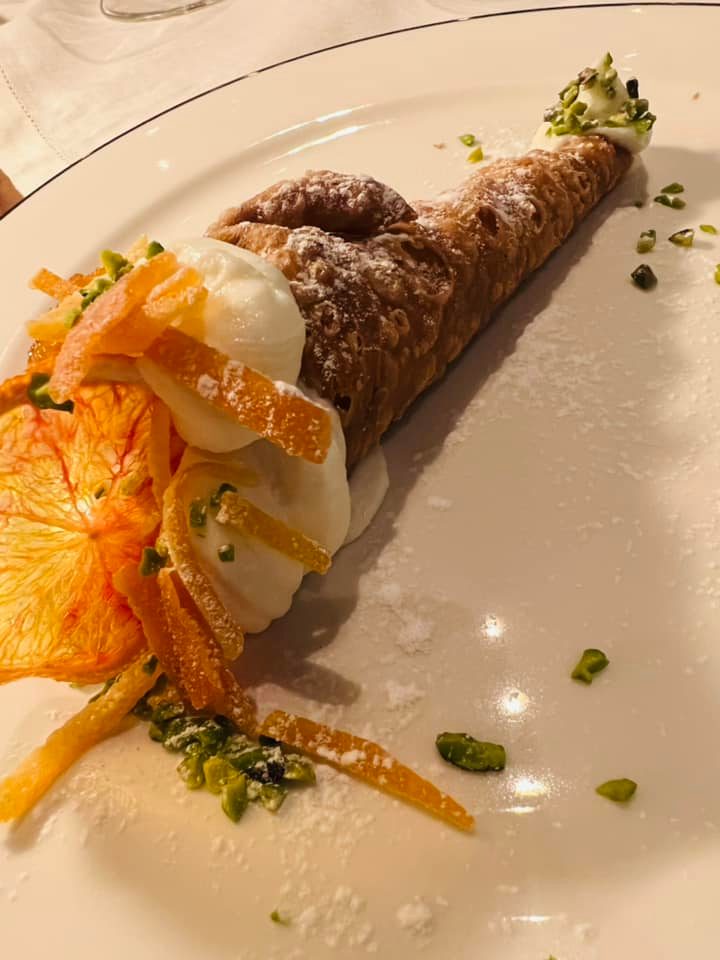 Uovo di seppia, Cannolo siciliano in Cornucopia