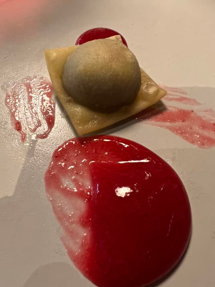D'O - Davide Oldani - Barbajuan invernali e foie gras, composta di ribes rosso