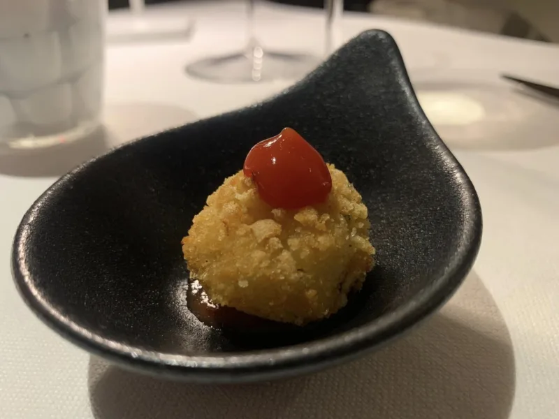 Pescheria a Salerno, polpettina di baccala' di benvenuto