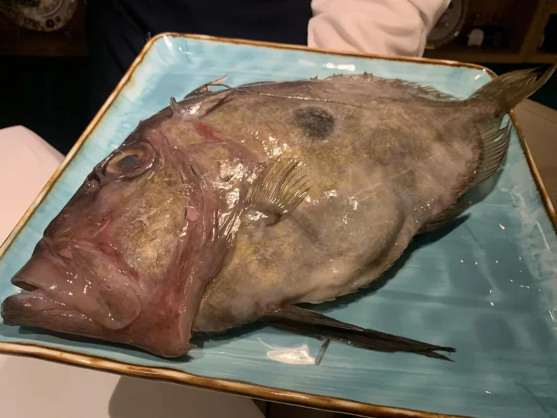 Pescheria a Salerno, la scelta del rombo