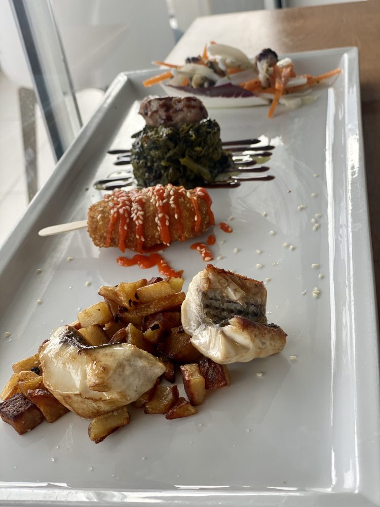 Aguglia Osteria di Mare - gelato di baccala' e crema di papaccelle, la salsiccia di tonno con friarielli, il gambero mandorlato, l’insalata di sconcigli e seppie