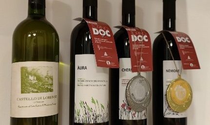 Fratelli Marco - i vini e la bottiglia storica del Castello di Loranze