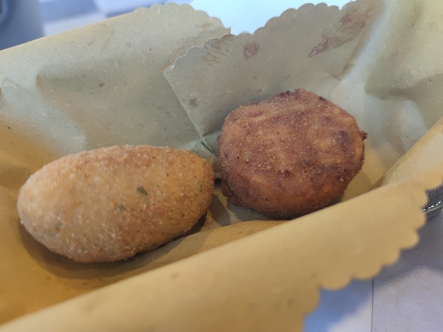 L'Antica Pizzeria Da Michele Roma Tuscolana-il crocche' e la frittatina di pasta