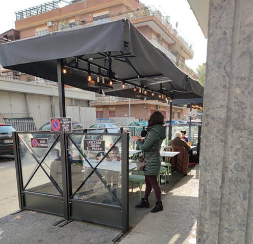 L'Antica Pizzeria Da Michele Roma Tuscolana-lo spazio esterno