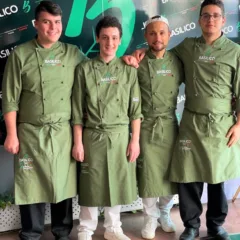 Brigata Basilico Italia - Da sinistra lo chef Davide Caso_ il pizzaiolo, Luigi Mastellone_ il pasticcere Tino Brigandi e lo chef Pasquale Castellano