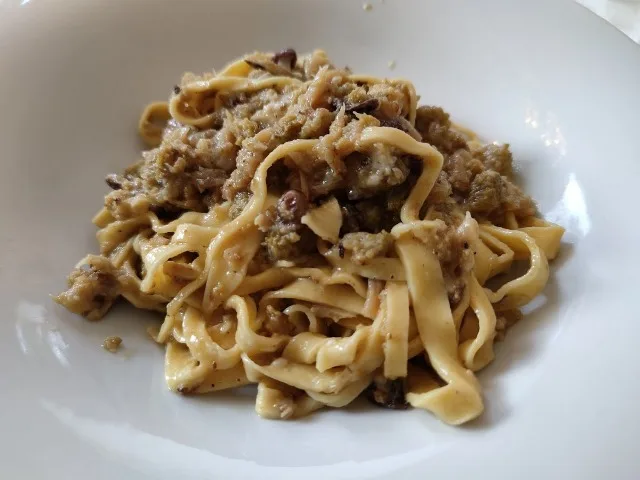 Fettuccine con broccoli romaneschi ubriachi