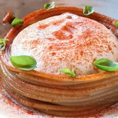 Spaghetto al Garum di pomodoro, provola affumicata e basilico di Antonio Sena