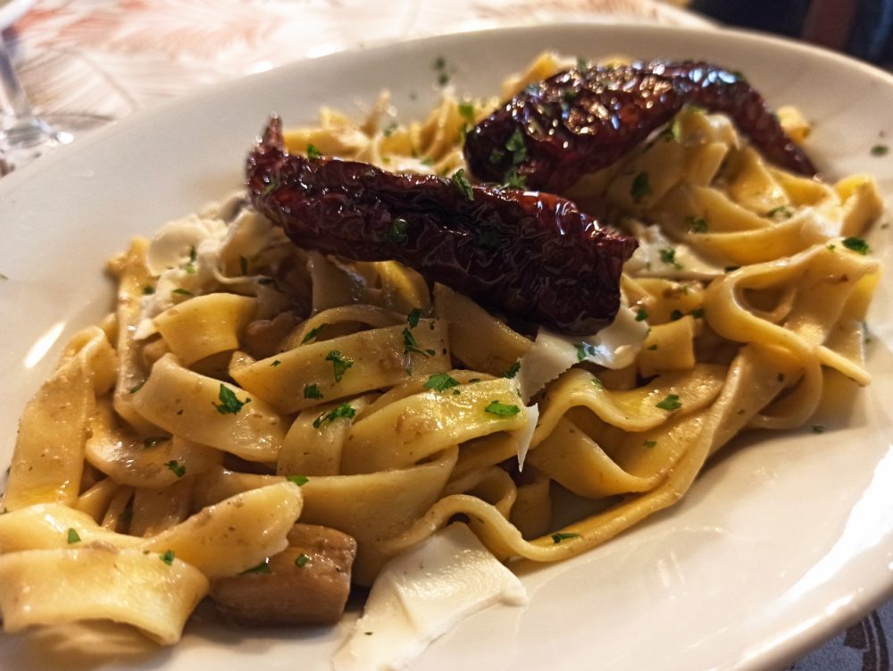 Bar Ristorante Pizzeria Marino - Le Fettuccine con Porcini, CacioRicotta e Peperone Crusco