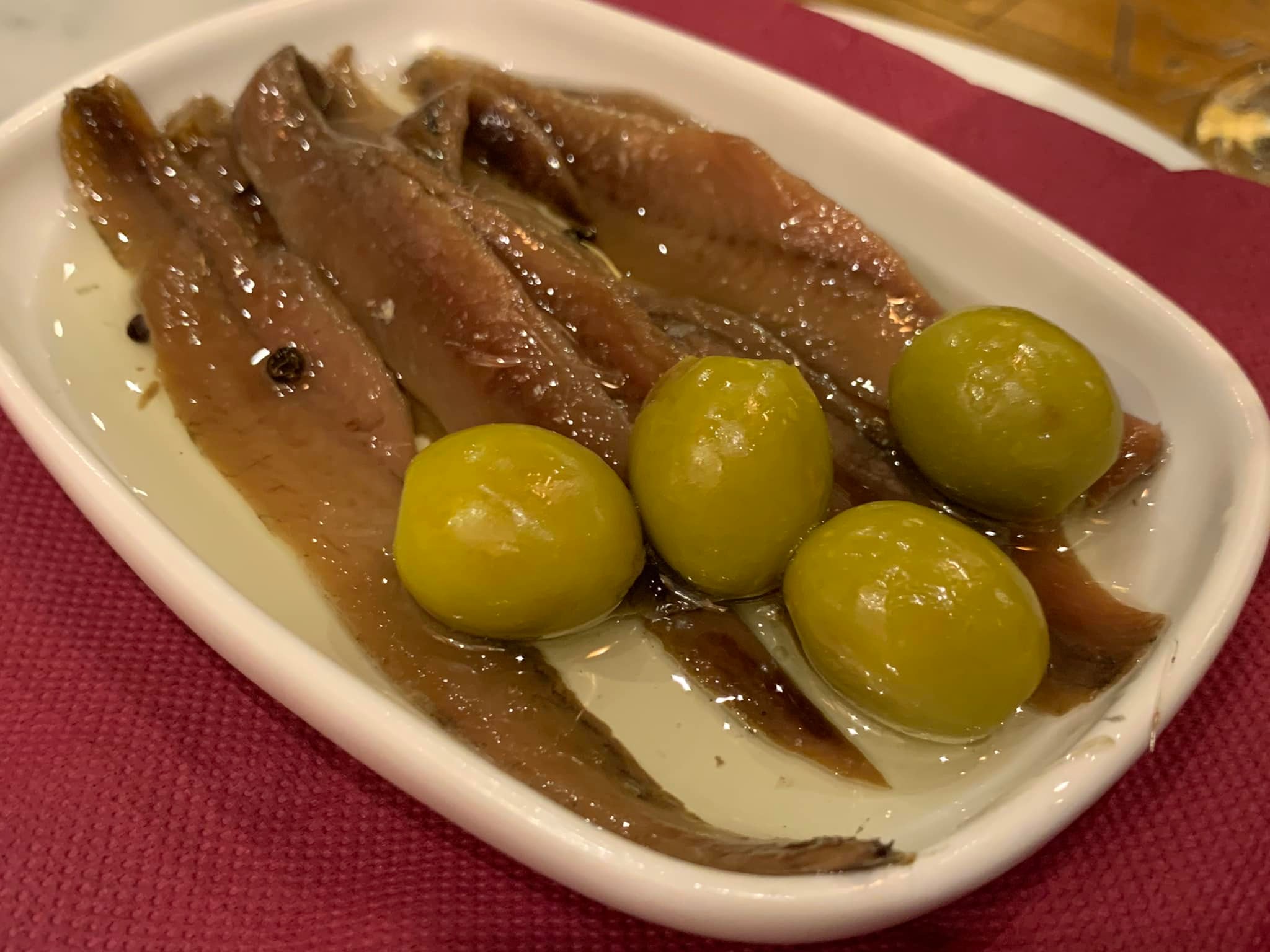 Casa Alfonso a Barcellona, alici e olive