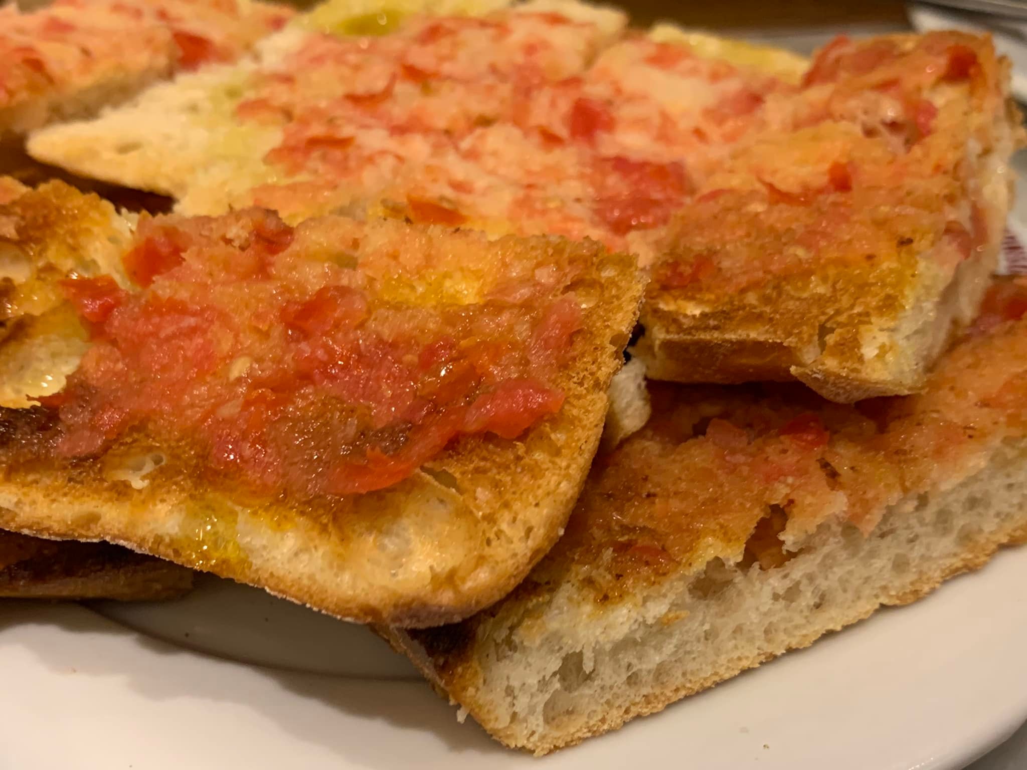 Casa Alfonso a Barcellona, pane e pomodoro