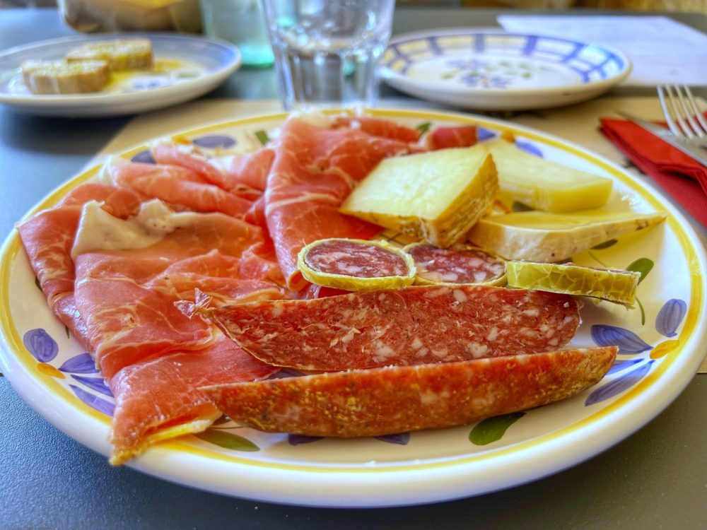 Tagliere e formaggi umbri - Antiche sere di Bavagna in Umbria