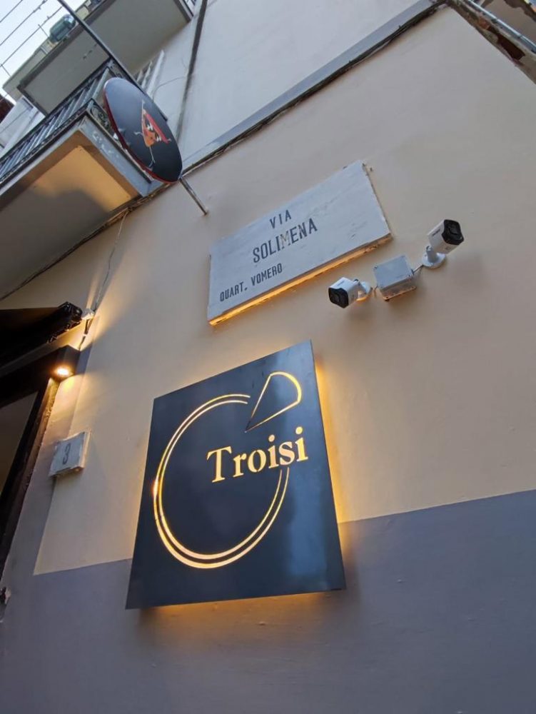 Pizzeria Troisi - L’insegna