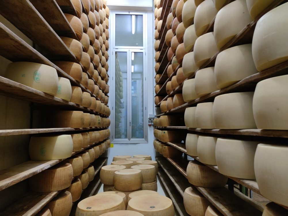 Consorzio Vacche Rosse - il magazzino di stagionatura