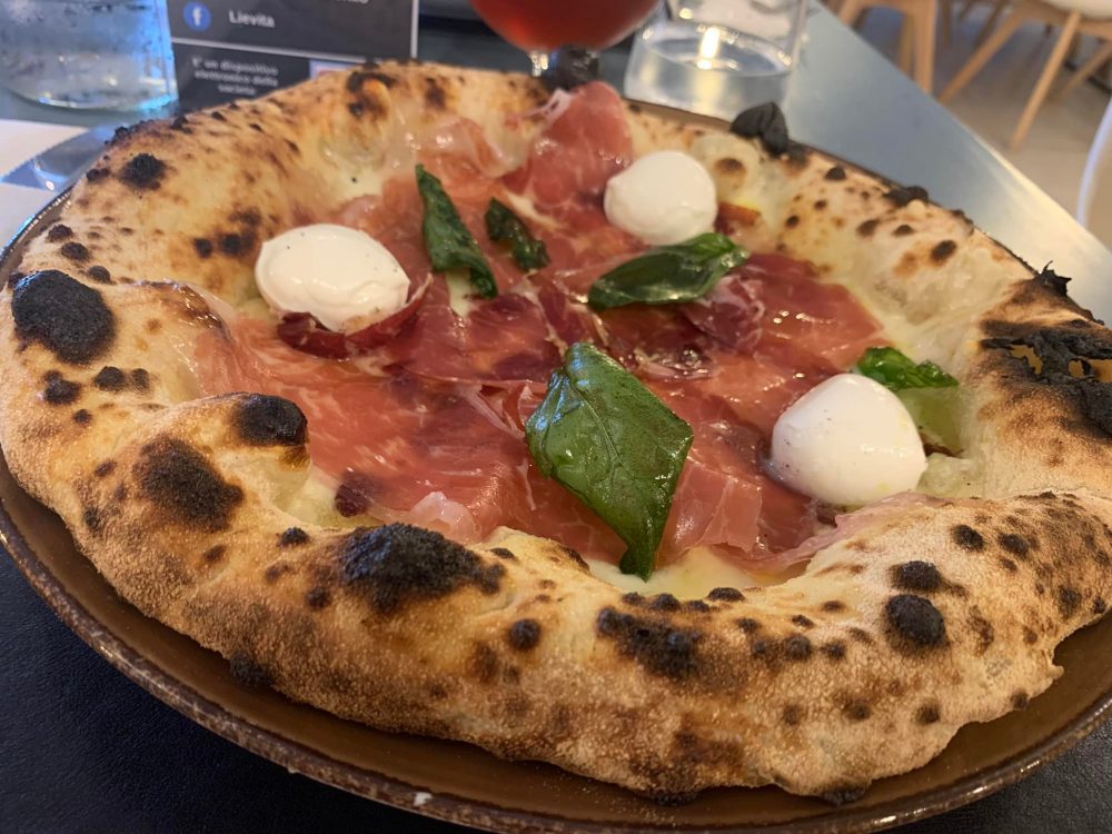 Pizzeria Lievita a Pontecagnano, con prosciutto spagnolo