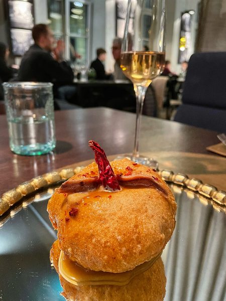 Montanarina "Brezza di Sicilia" - Via Toledo Enopizzeria