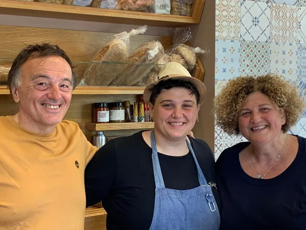 La Tradizione a Vico Equense, Salvatore con Annamaria e Lucia