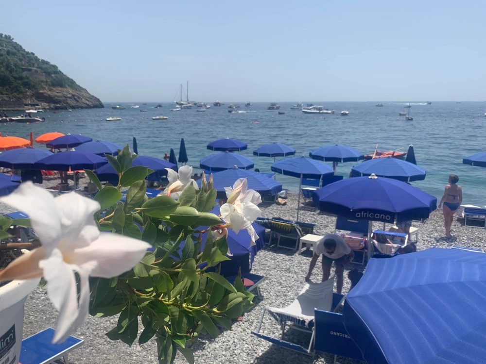 Africano Beach a Marina del Cantone, scorcio della spiaggia