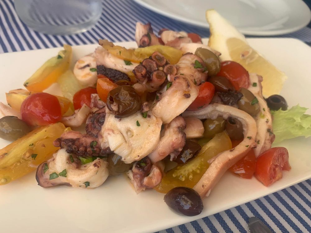 Africano Beach a Marina del Cantone, insalata di polpo