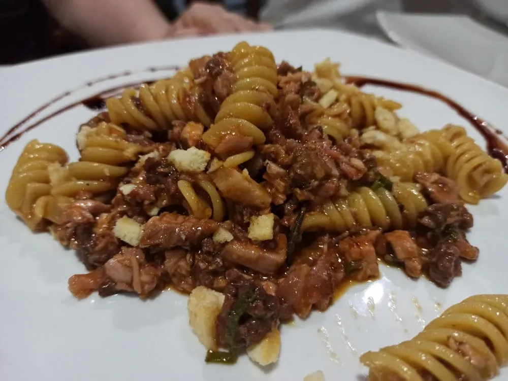 La Fattoria - I Fusilloni con Ragu' di Nero Casertano