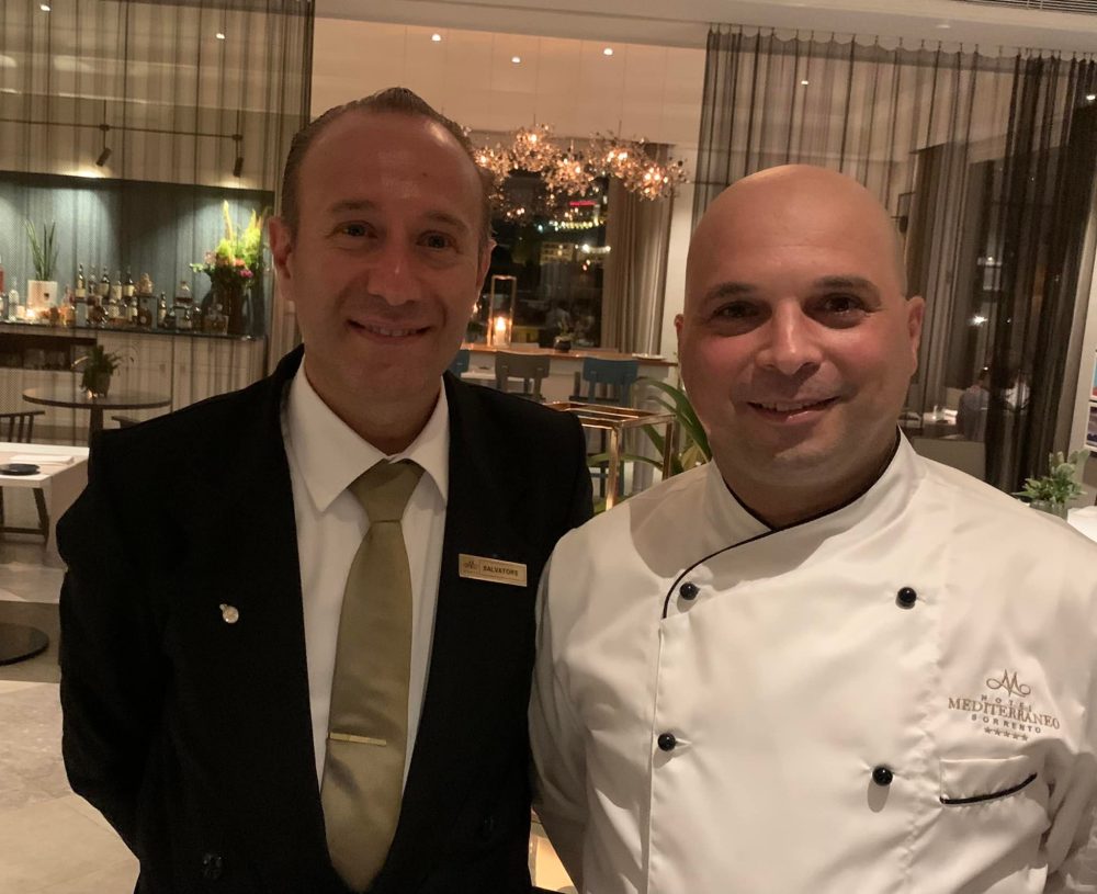 Ristorante Vesuvio a Sorrento, lo chef Saccone con il maitre Salvatore