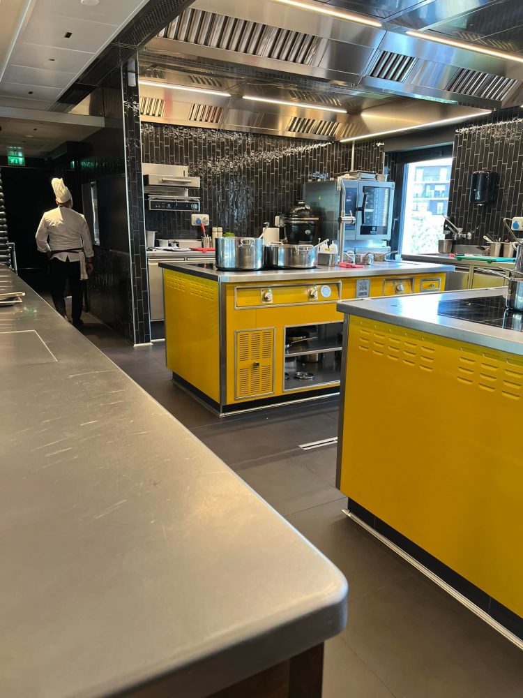 La cucina Molteni del ristorante Andrea Aprea