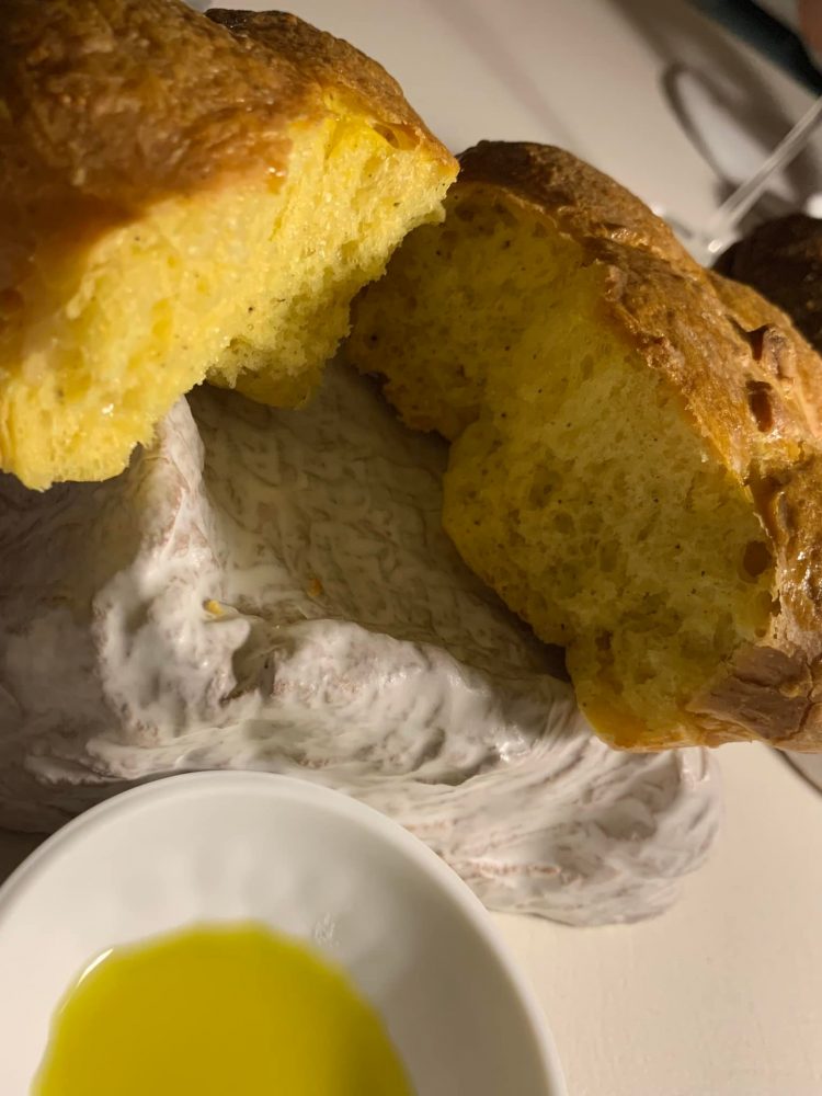 Ristorante Volta del Fuenti, il pan brioche con l'olio extravergine