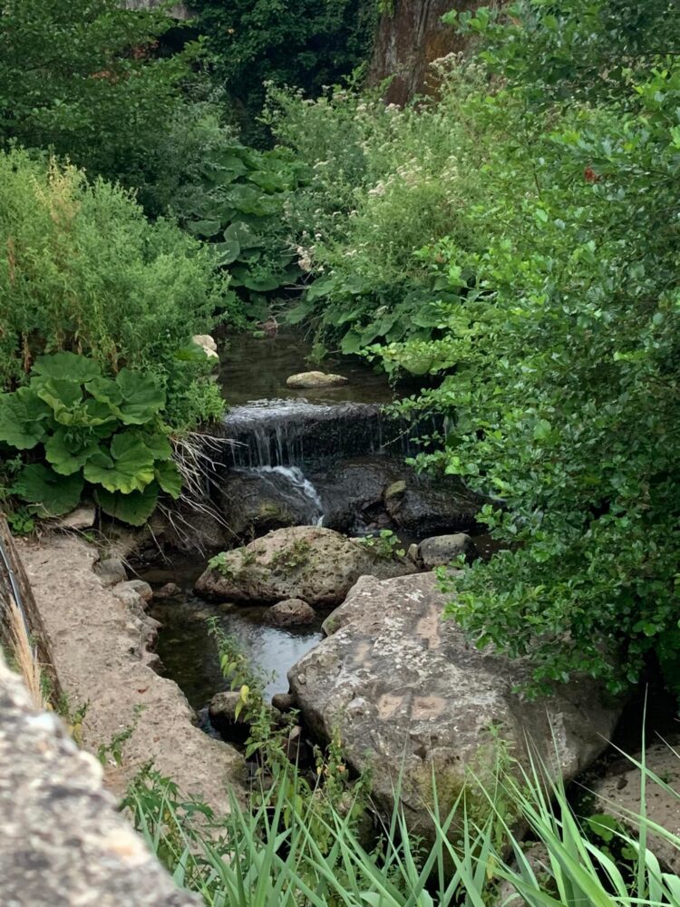 Aquadulcis a Vallo della Lucania, il fiume che scorre accanto al ristorante