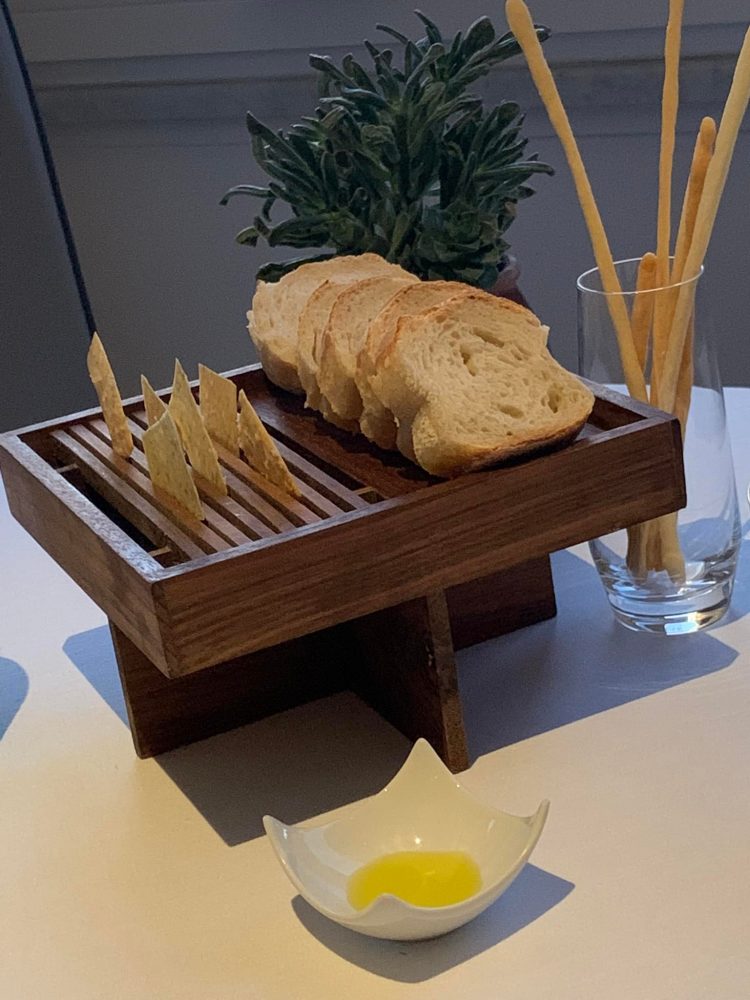 Ristorante Vesuvio a Sorrento, pane, grissini e olio