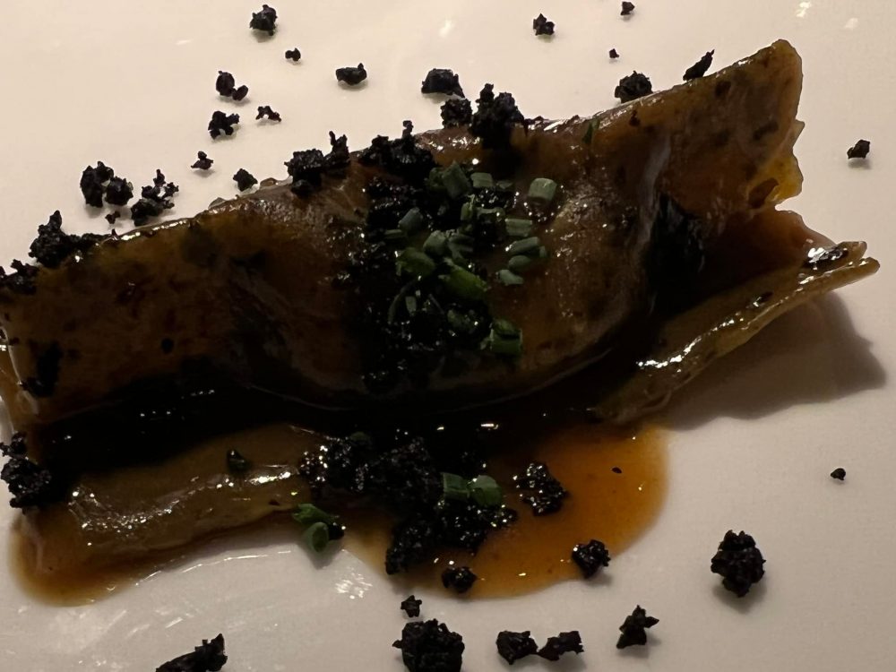 Emporio Armani Ristorante Milan - Ravioli di coniglio alla ligure· fondo bruno al miso
