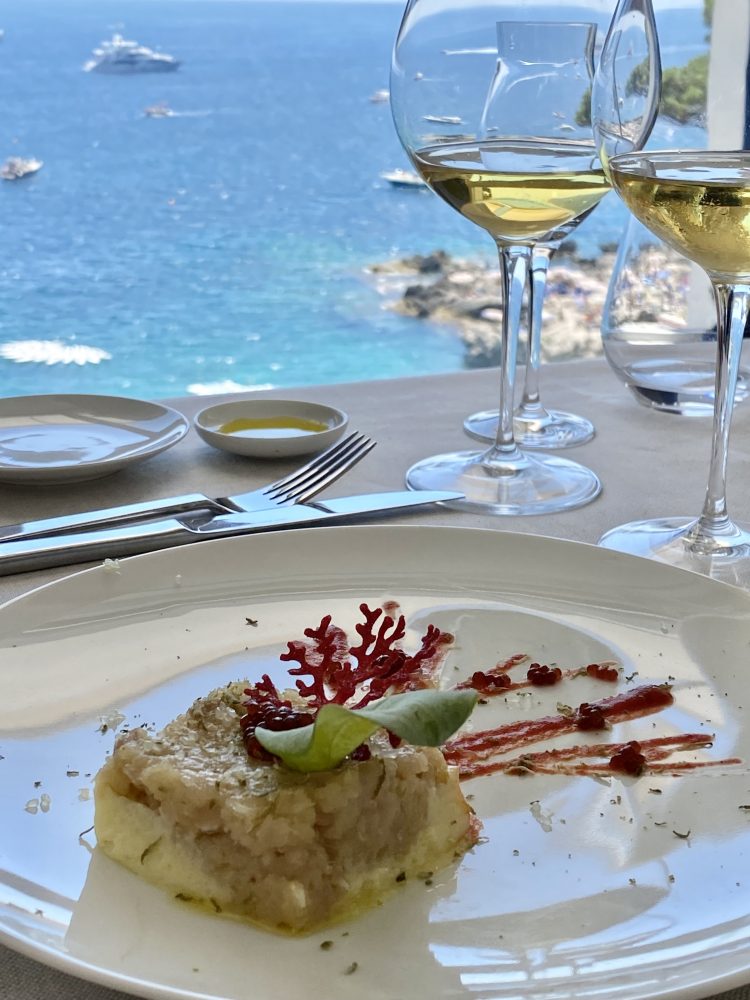 Il Trito di dentice con finto gelato di patate, eseguito dallo chef Romagnolo