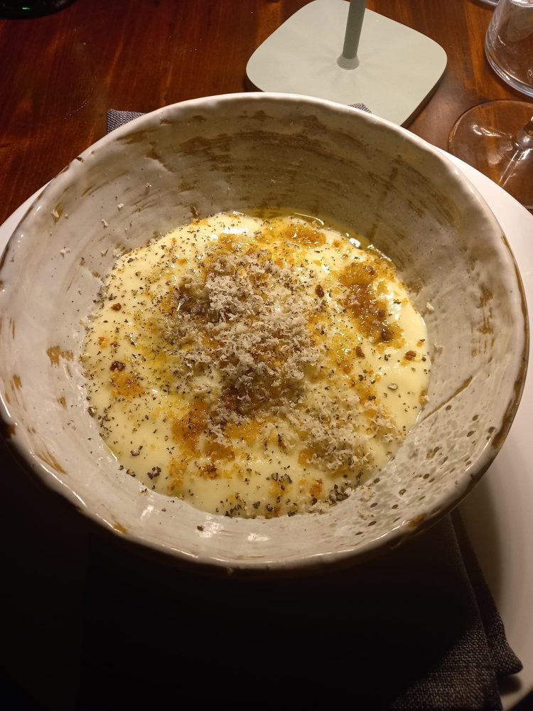 La Cantina di Dante -uovo in camicia, patate e tartufo